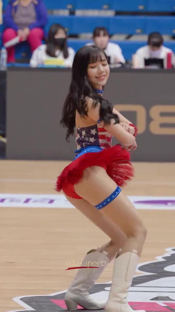 最好的啦啦隊小姐姐！自信，健康充滿活力！