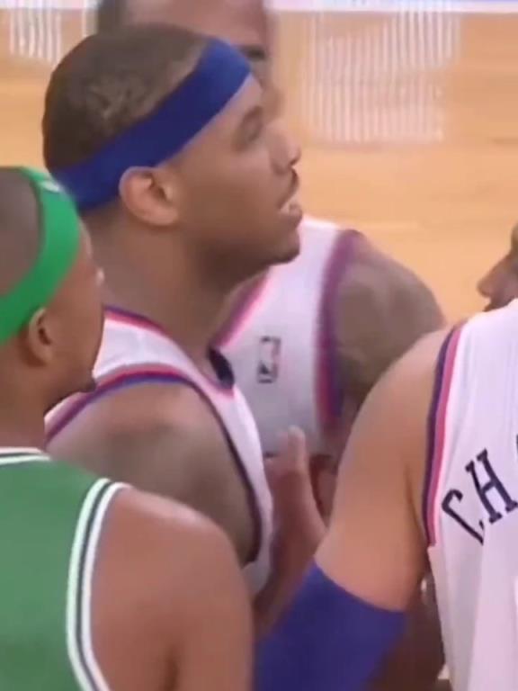 社會(huì)瓜！當(dāng)年安東尼與加內(nèi)特發(fā)生沖突，賽后瓜哥帶人堵綠軍大巴